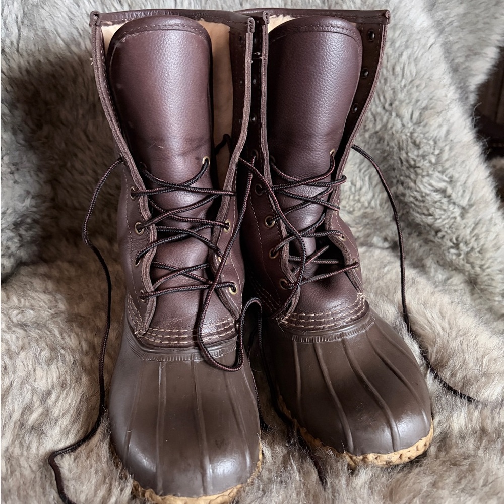 LLBEAN boots shearling lined 10 inch, size 7